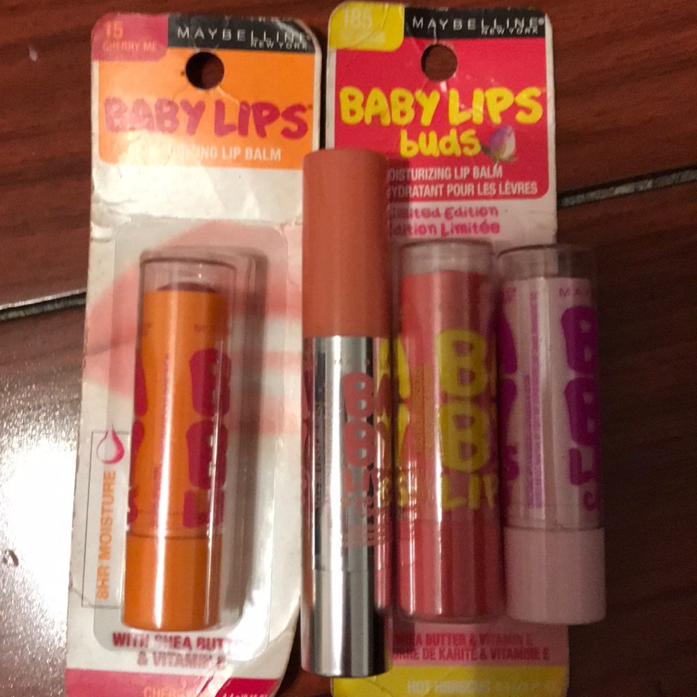 4 Baby Lips moisturizing lip balm.